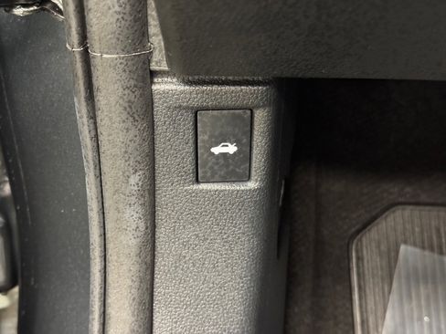 Used 2024 Honda Accord EX image 25