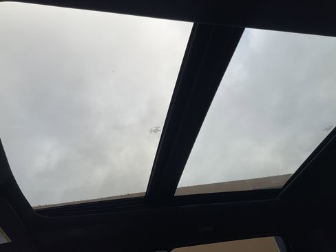 Used 2025 Ford F350 Platinum w/ FX4 Off-Road Package image 40