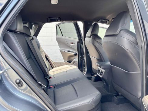 Used 2022 Toyota Venza Limited AWD/4WD image 9