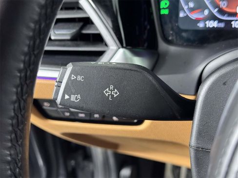 Used 2022 BMW 330i xDrive Sedan w/ M Sport Package image 21