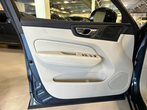 Certified 2024 Volvo XC60 T8 Ultimate w/ Protection Package Premier image 9