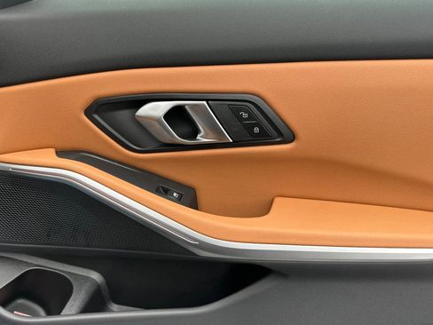 Used 2025 BMW 330i Sedan w/ Premium Package image 18