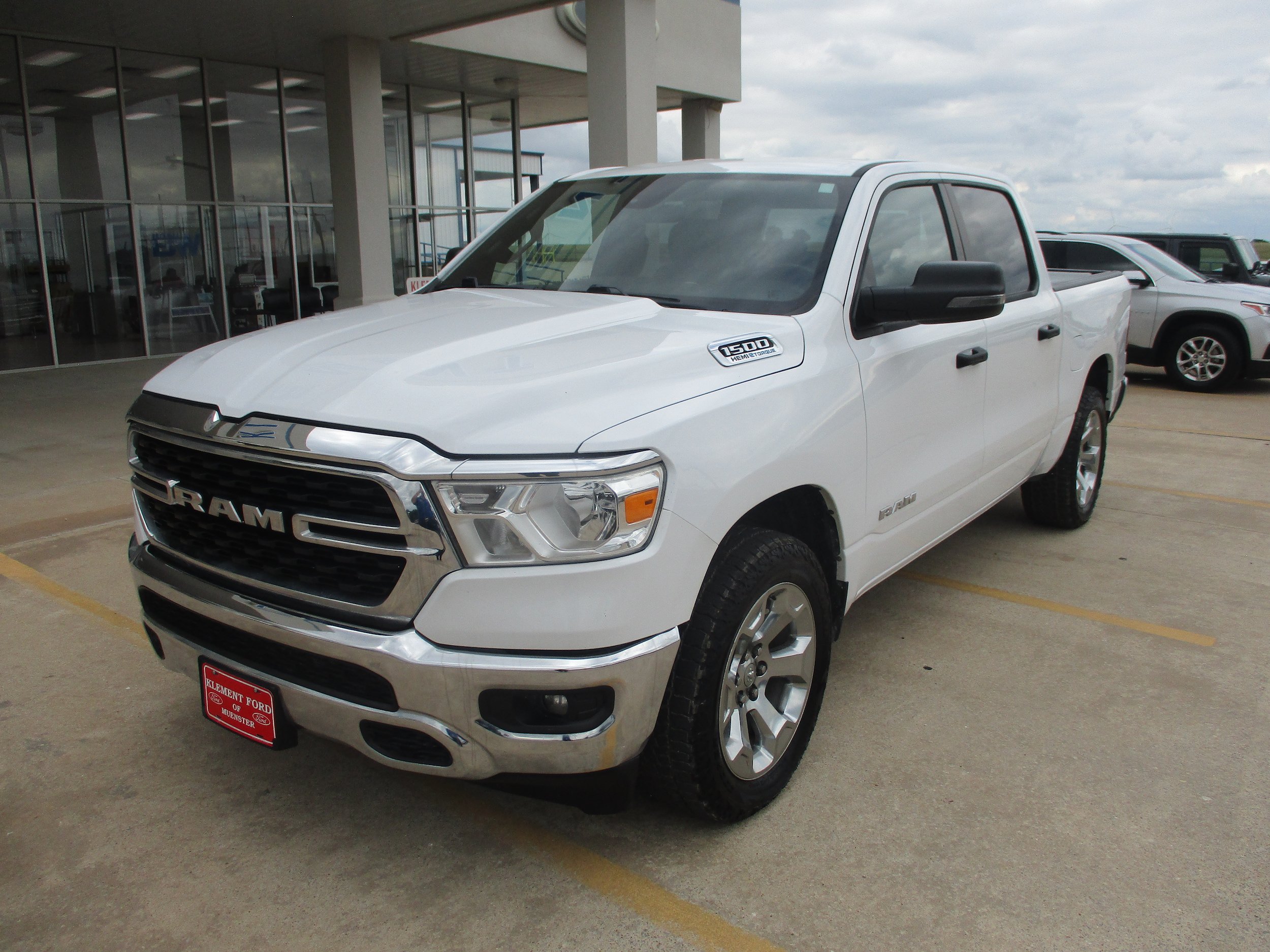 Used 2023 RAM 1500 Lone Star AWD/4WD image 2