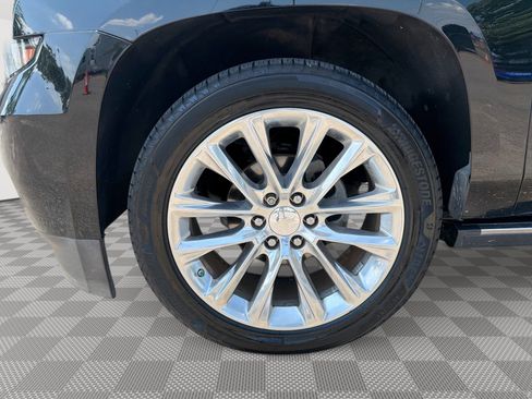 Used 2019 Chevrolet Suburban Premier w/ Premier Plus Edition AWD/4WD image 19