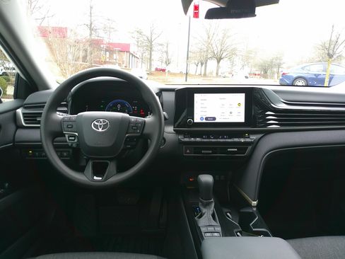 Used 2026 Toyota Camry LE image 29