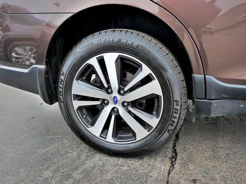 Used 2019 Subaru Outback 2.5i Limited w/ Popular Package #2 image 9