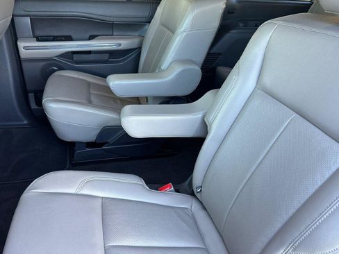 Used 2020 Ford Expedition XLT w/ Equipment Group 202A image 12