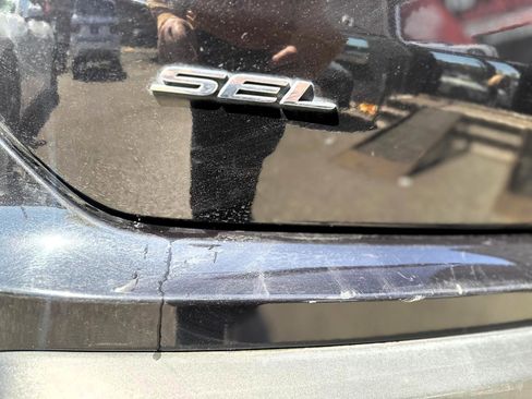 Used 2024 Ford Edge SEL AWD/4WD image 7