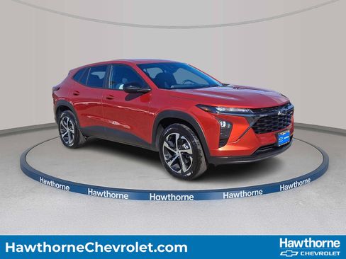 Used 2024 Chevrolet Trax RS w/ Driver Confidence Package FWD image 1