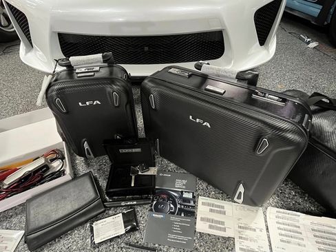 Used 2012 Lexus LFA image 2