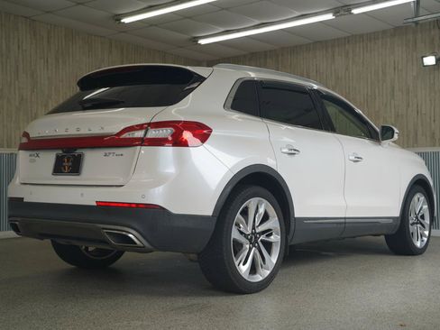 Used 2017 Lincoln MKX Reserve w/ Driver Assistance Package AWD/4WD image 10