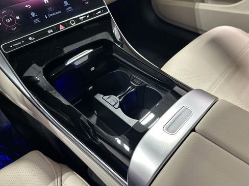 Certified 2024 Mercedes-Benz C 300 4MATIC Sedan image 28