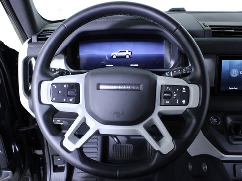 Used 2024 Land Rover Defender 110 S image 19
