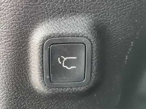 Certified 2023 Jeep Cherokee Altitude Lux image 13