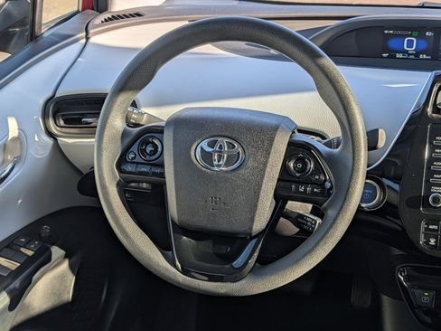 Used 2022 Toyota Prius LE image 16
