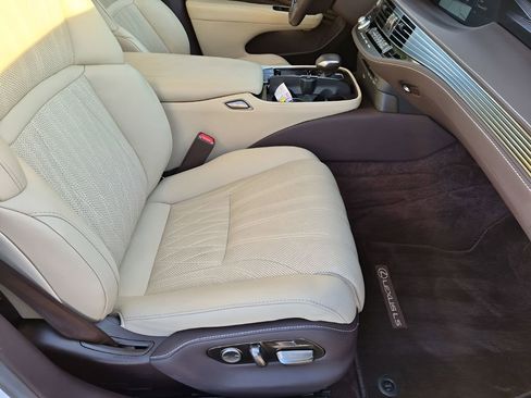 Used 2019 Lexus LS 500 500 Base w/ Luxury Package image 16