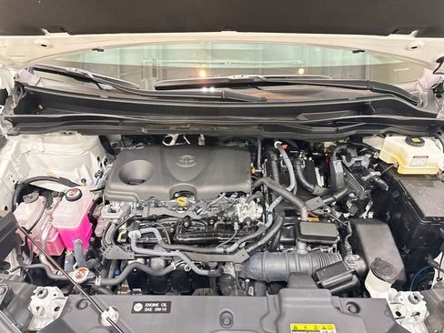 Used 2025 Toyota Sienna Limited image 25