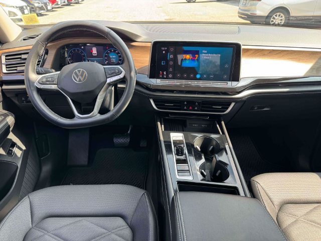 Certified 2026 Volkswagen Atlas SE w/ Panoramic Sunroof Package AWD/4WD image 12
