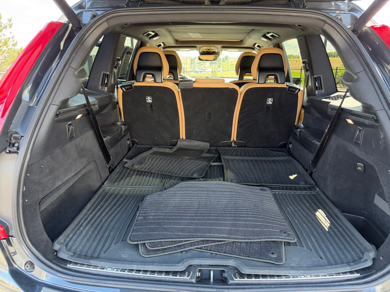 Used 2017 Volvo XC90 T6 Momentum w/ Vision Package AWD/4WD image 32