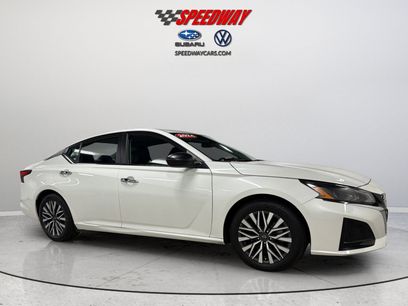 Used 2024 Nissan Altima 2.5 SV