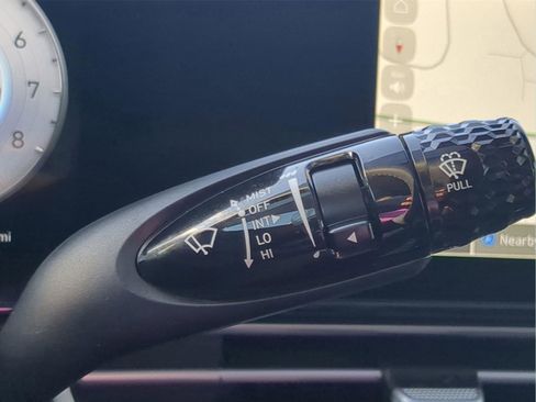 New 2025 Hyundai Elantra SEL image 35