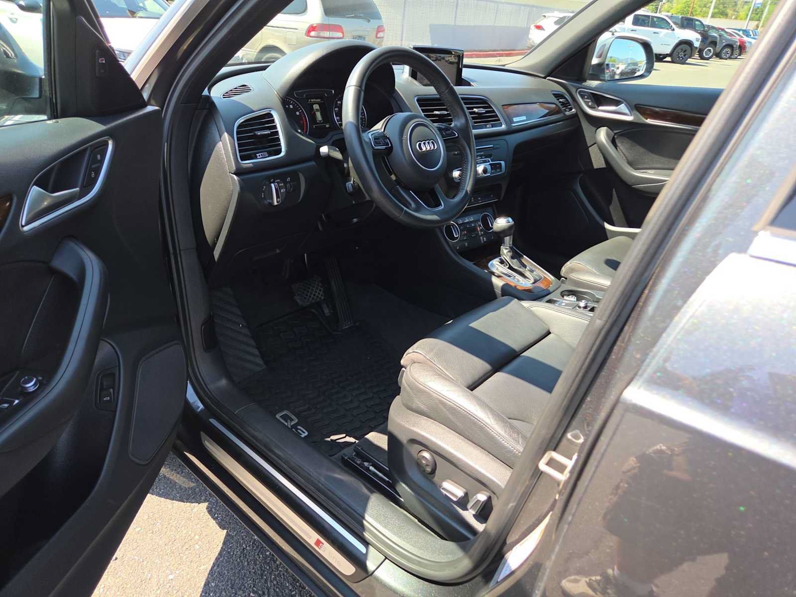 Used 2018 Audi Q3 2.0T Premium Plus w/ Premium Plus Package AWD/4WD image 10