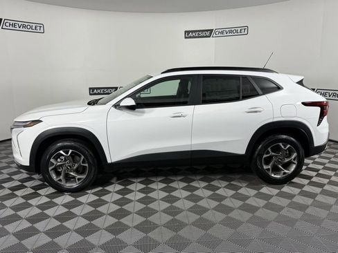 New 2025 Chevrolet Trax LT w/ Driver Confidence Package image 3