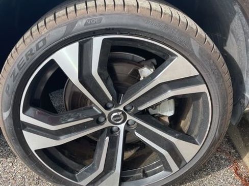 Used 2024 Volvo XC90 B6 Ultimate w/ Protection Package Premier image 7