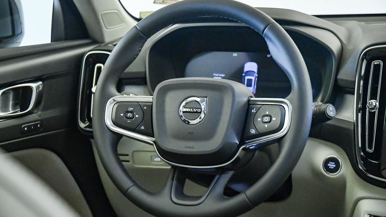 Certified 2026 Volvo XC40 B5 Plus w/ Protection Package Premier AWD/4WD image 13