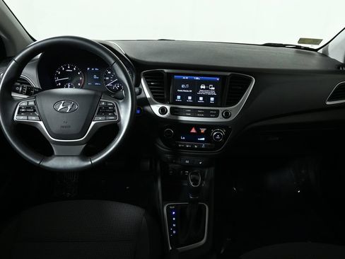 Used 2022 Hyundai Accent Limited FWD image 16