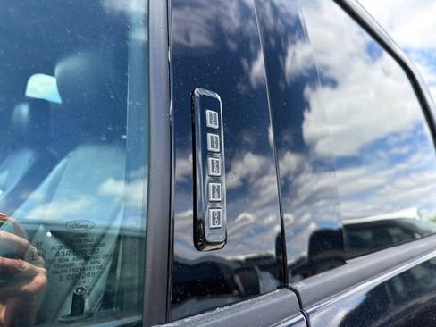Used 2021 Ford F250 Lariat w/ Lariat Ultimate Package AWD/4WD image 4
