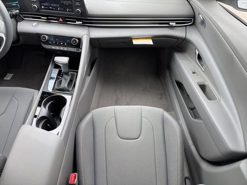New 2026 Hyundai Elantra Hybrid FWD image 27