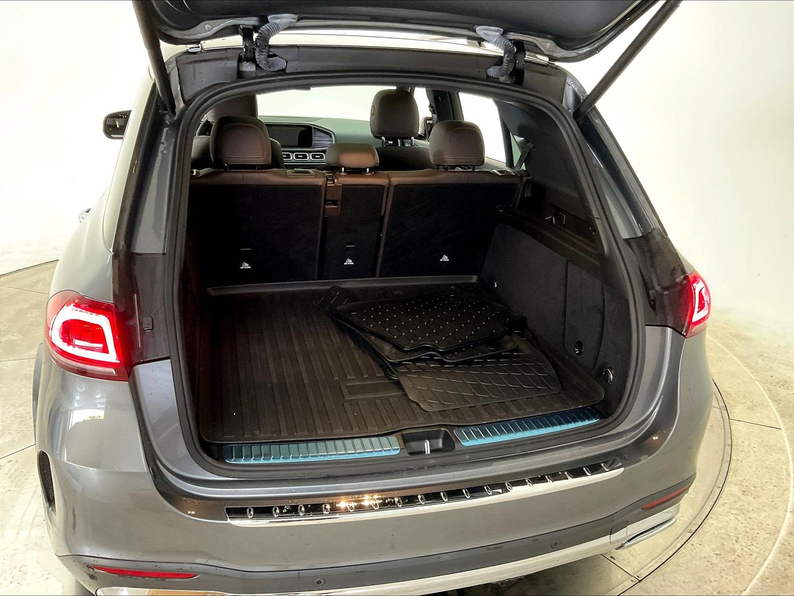 Certified 2023 Mercedes-Benz GLE 350 4MATIC w/ AMG Line Exterior image 40