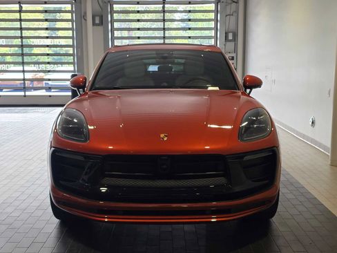 Used 2025 Porsche Macan AWD/4WD image 10
