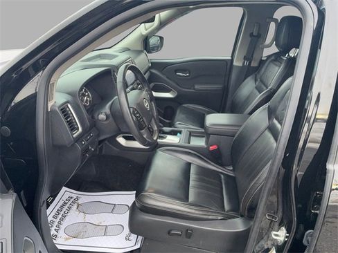 Used 2023 Nissan Frontier SV w/ SV Premium Package image 9