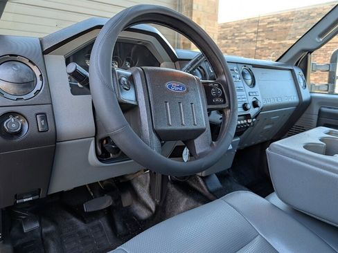 Used 2014 Ford F250 XL w/ Power Equipment Group AWD/4WD image 16