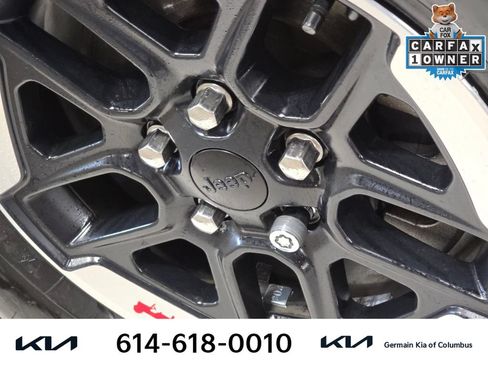 Used 2022 Jeep Wrangler Unlimited Rubicon w/ Cold Weather Group AWD/4WD image 12