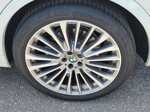 Used 2024 BMW X7 xDrive40i w/ Premium Package AWD/4WD image 5