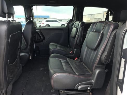 Used 2019 Dodge Grand Caravan GT FWD image 14