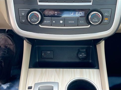 Used 2017 Nissan Altima 2.5 SL w/ Moonroof Package image 32