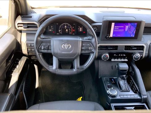 Used 2025 Toyota Tacoma SR image 5