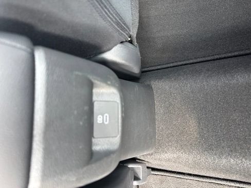Used 2025 Nissan Versa SV FWD image 25