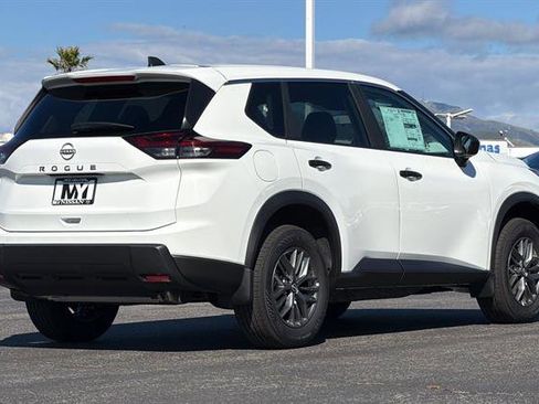 New 2026 Nissan Rogue S image 4