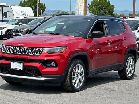 Used 2025 Jeep Compass Limited AWD/4WD image 8