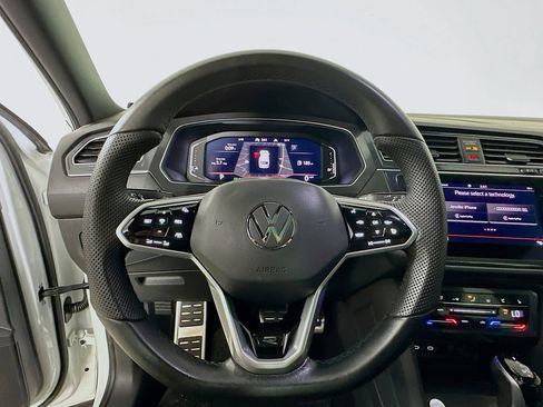 Used 2022 Volkswagen Tiguan SEL R-Line image 18