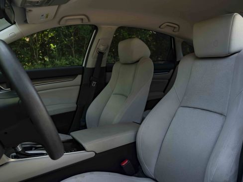 Used 2018 Honda Accord LX image 17