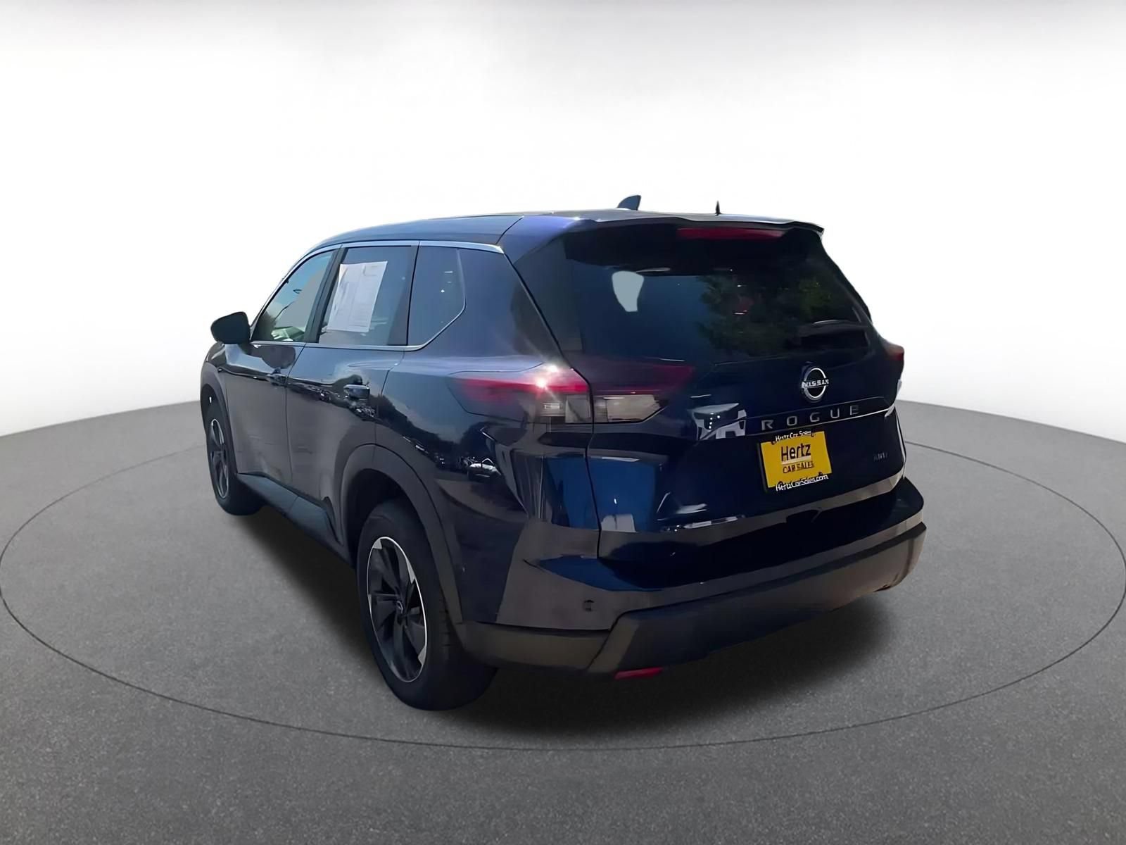 Used 2025 Nissan Rogue SV AWD/4WD image 9