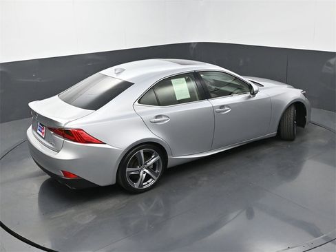 Used 2017 Lexus IS 200t w/ Premium Package image 32