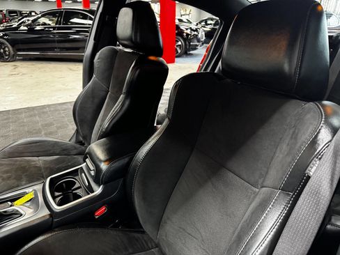 Used 2020 Dodge Charger R/T w/ Plus Group image 33