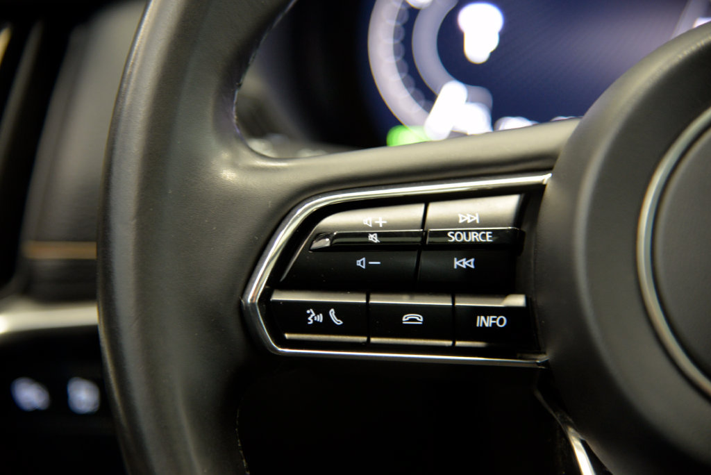 Certified 2025 MAZDA CX-70 Plug-In Hybrid w/ Premium Pkg AWD/4WD image 22